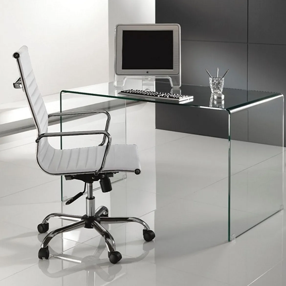 Bend Scrivania in Vetro Curvato spessore 12 mm, 126 x 70 x h 74 cm