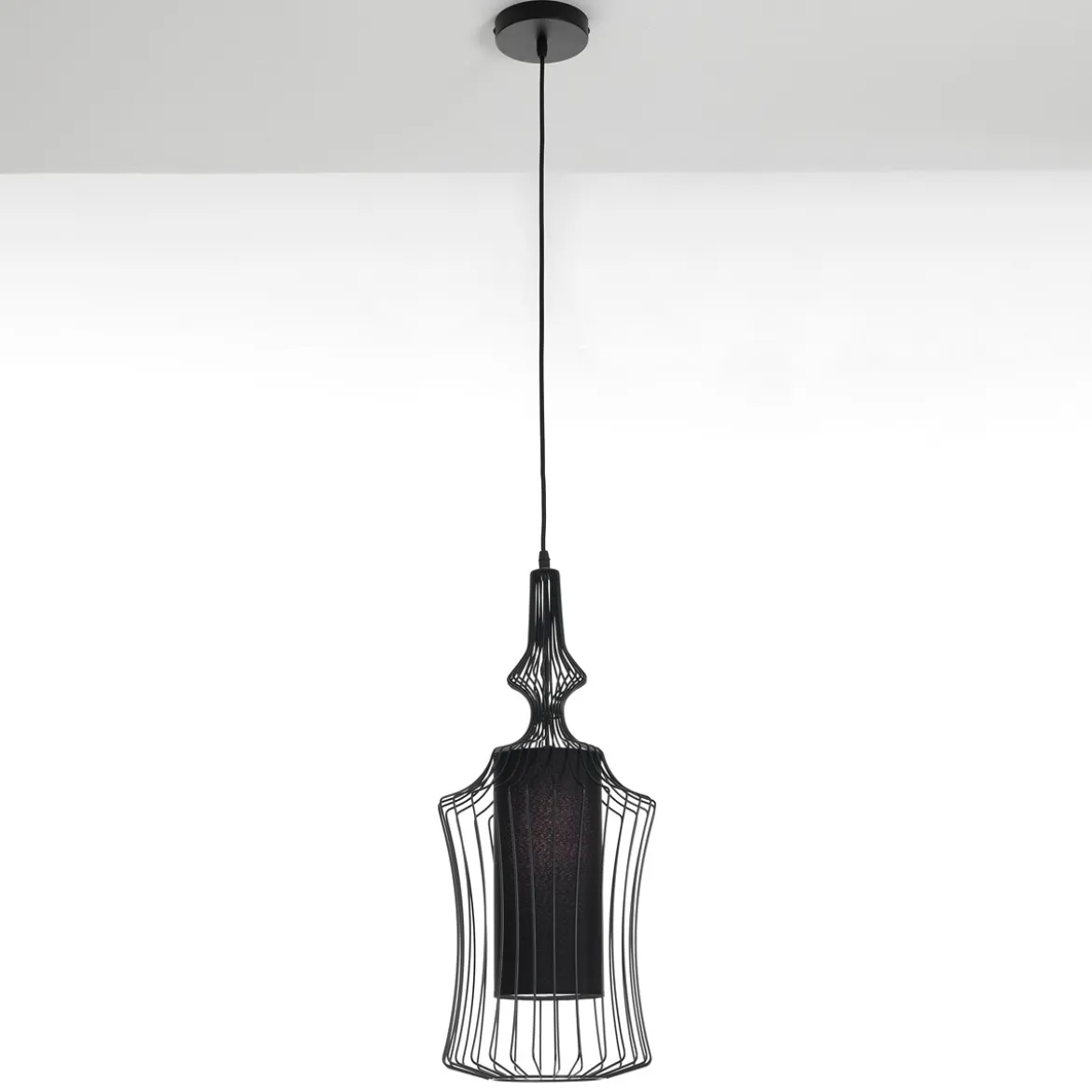Cathedral a lampadario in metallo nero opaco con paralume in filo di acciaio e tessuto nero d29 h64 cm