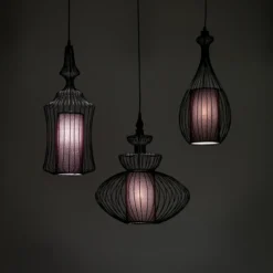 Cathedral lampadario in metallo nero opaco con 3 paralumi in filo di acciaio e tessuto nero 70xh64 cm