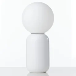 Clip lampada da tavolo in ceramica bianco opaco con sfera in vetro bianco opaco d14 h32 cm