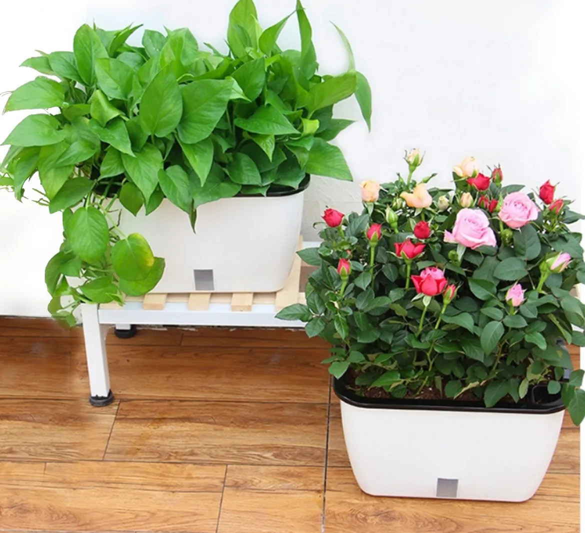 Dhalia small vaso autoinnaffiante per esterno e interno bianco lucido 32x22.5xh19.5 cm
