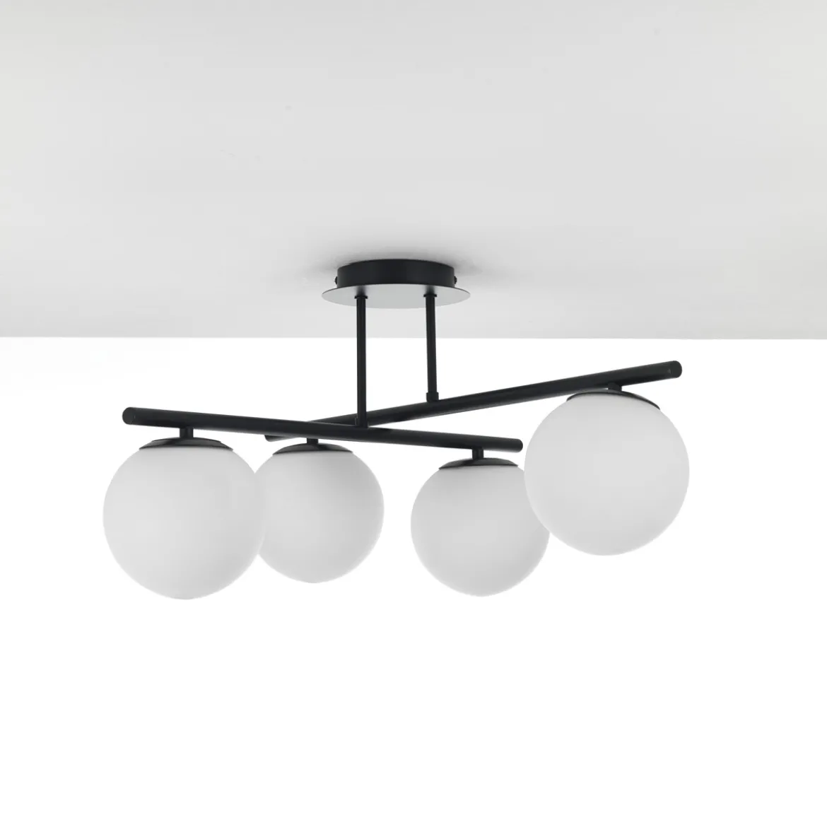 Galaxy black lampadario in metallo nero opaco sfere in vetro bianco opaco cm.60x60 h30 cm