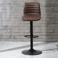Garbo brown sgabello da bar in pelle sintetica marrone e acciaio nero cm h86/106 l40 p48