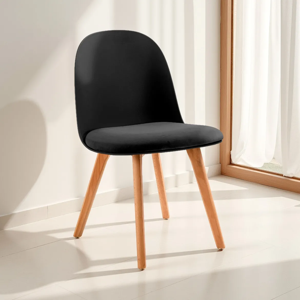 Jade wood black sedia con gambe in rovere e scocca nera imbottita in velluto nero h78 l46 p52 cm