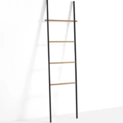 Janny black scala decorativa porta asciugaman in acciaio antracite opaco e legno massello rovere 50x3.8xh172 cm