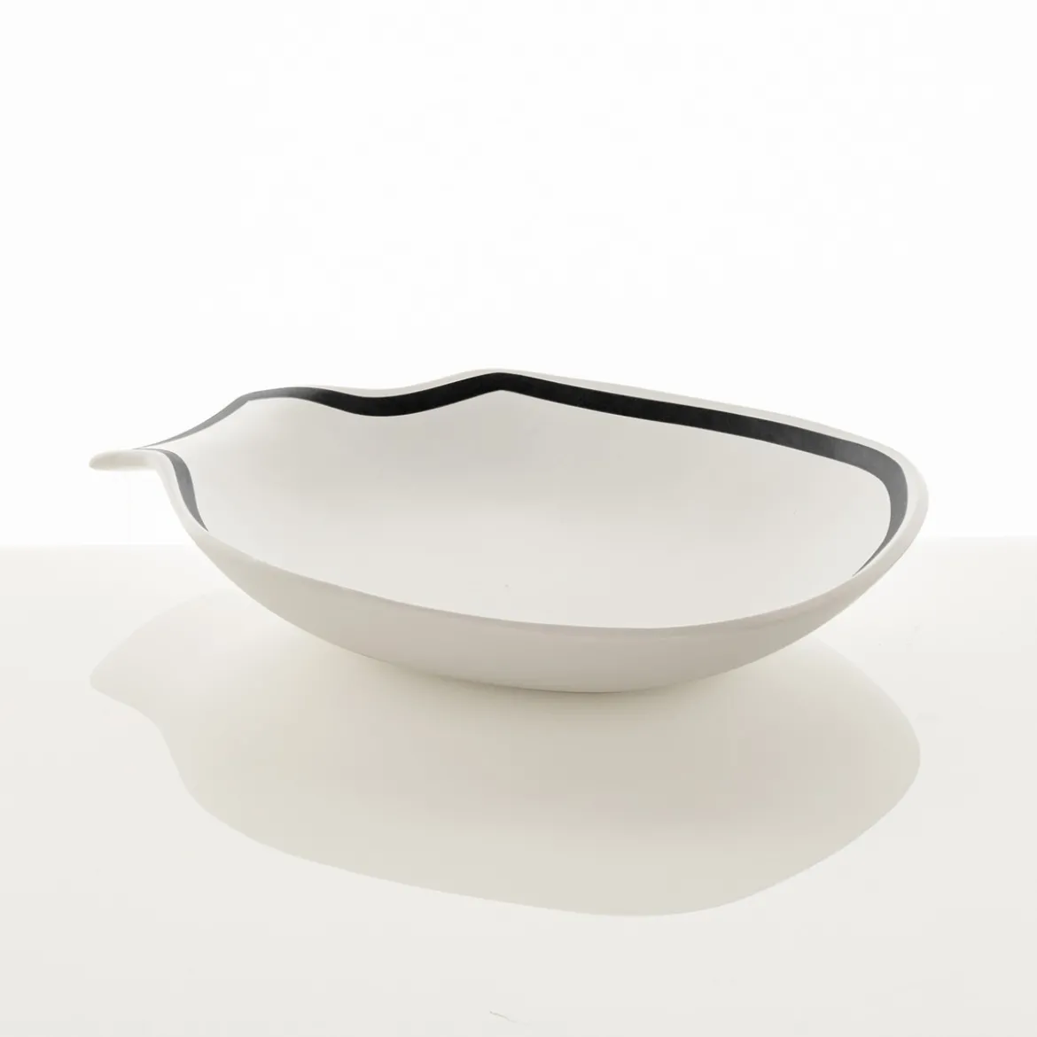 Linea centrotavola / svuotatasche in ceramica colore bianco opaco 31x35x65 cm