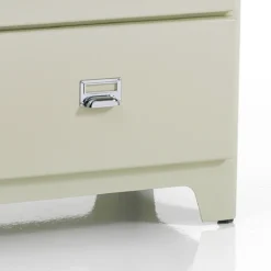 Mash white mobile 2 ante 4 cassetti produzione dulton in acciaio laccato di colore avorio lucido l120 p45 h97 cm