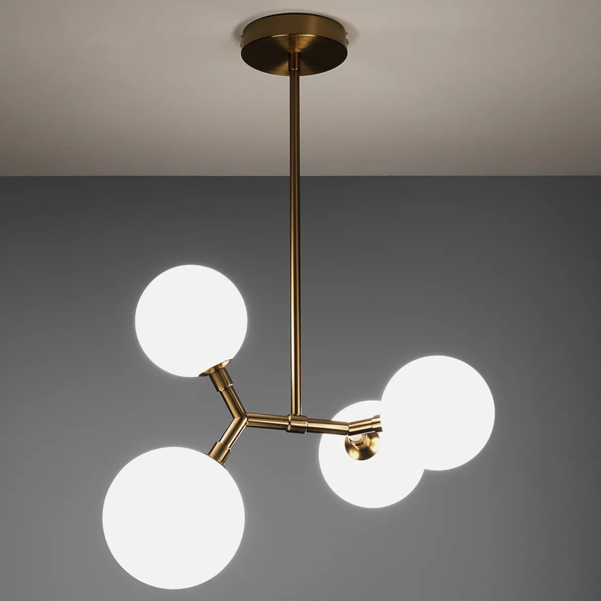 Poodle lampadario in acciaio ottone opaco e vetro bianco opaco 40x32xh65 cm