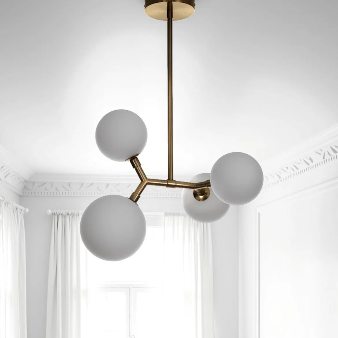 Poodle lampadario in acciaio ottone opaco e vetro bianco opaco 40x32xh65 cm