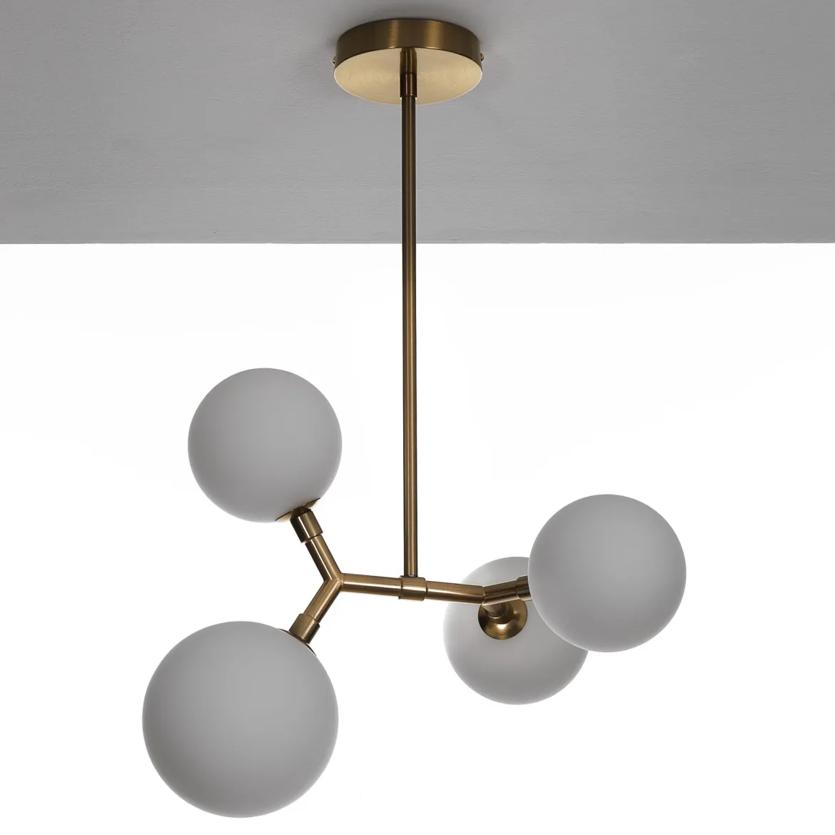 Poodle lampadario in acciaio ottone opaco e vetro bianco opaco 40x32xh65 cm