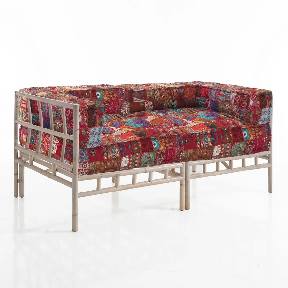 Red isy divano 2 posti basamenti in rattan sbiancato rivestimento cotone patchwork rosso cm. l160 p80 h70