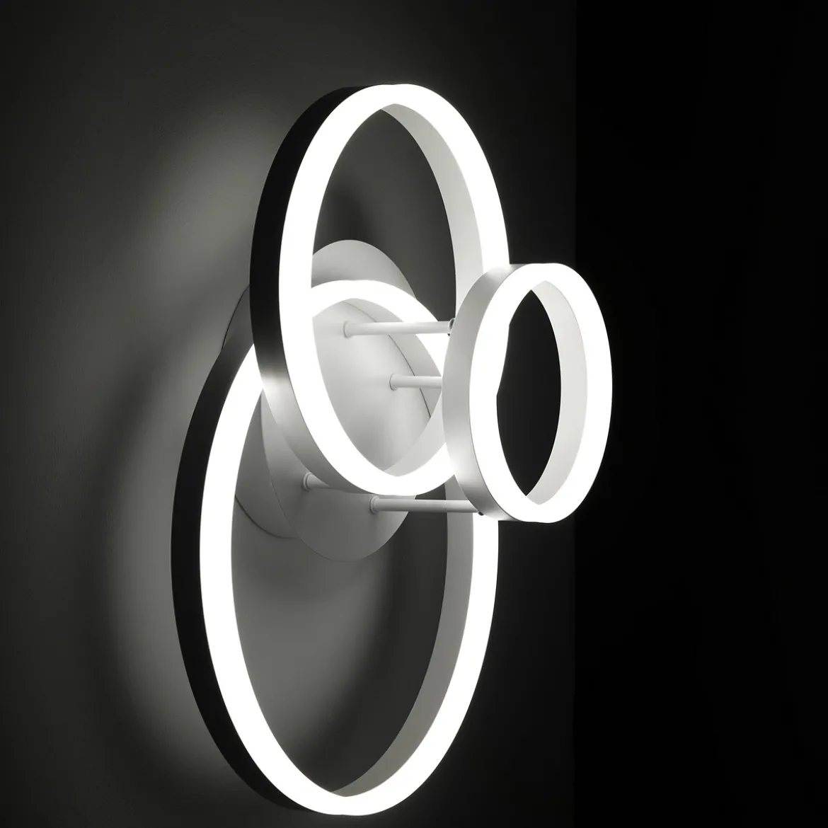 Rings white plafoniera / applique led in metallo bianco opaco 55x40 h19 cm