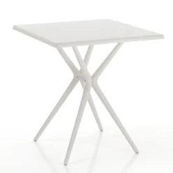 Sabine white tavolo leggero da esterno in polip. colore bianco opaco resistente agenti e raggi uv h.76 l.70 p.70 cm