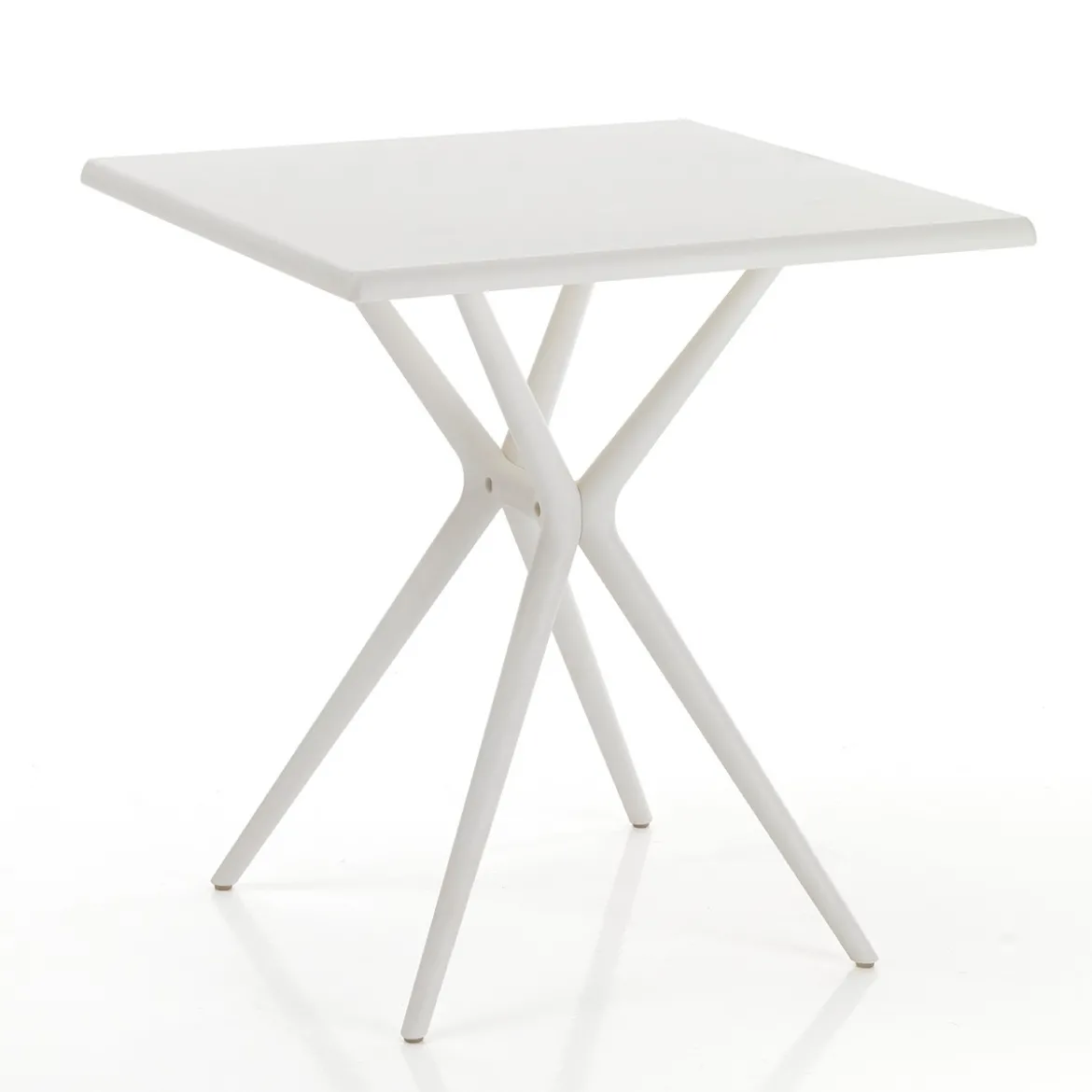 Sabine white tavolo leggero da esterno in polip. colore bianco opaco resistente agenti e raggi uv h.76 l.70 p.70 cm
