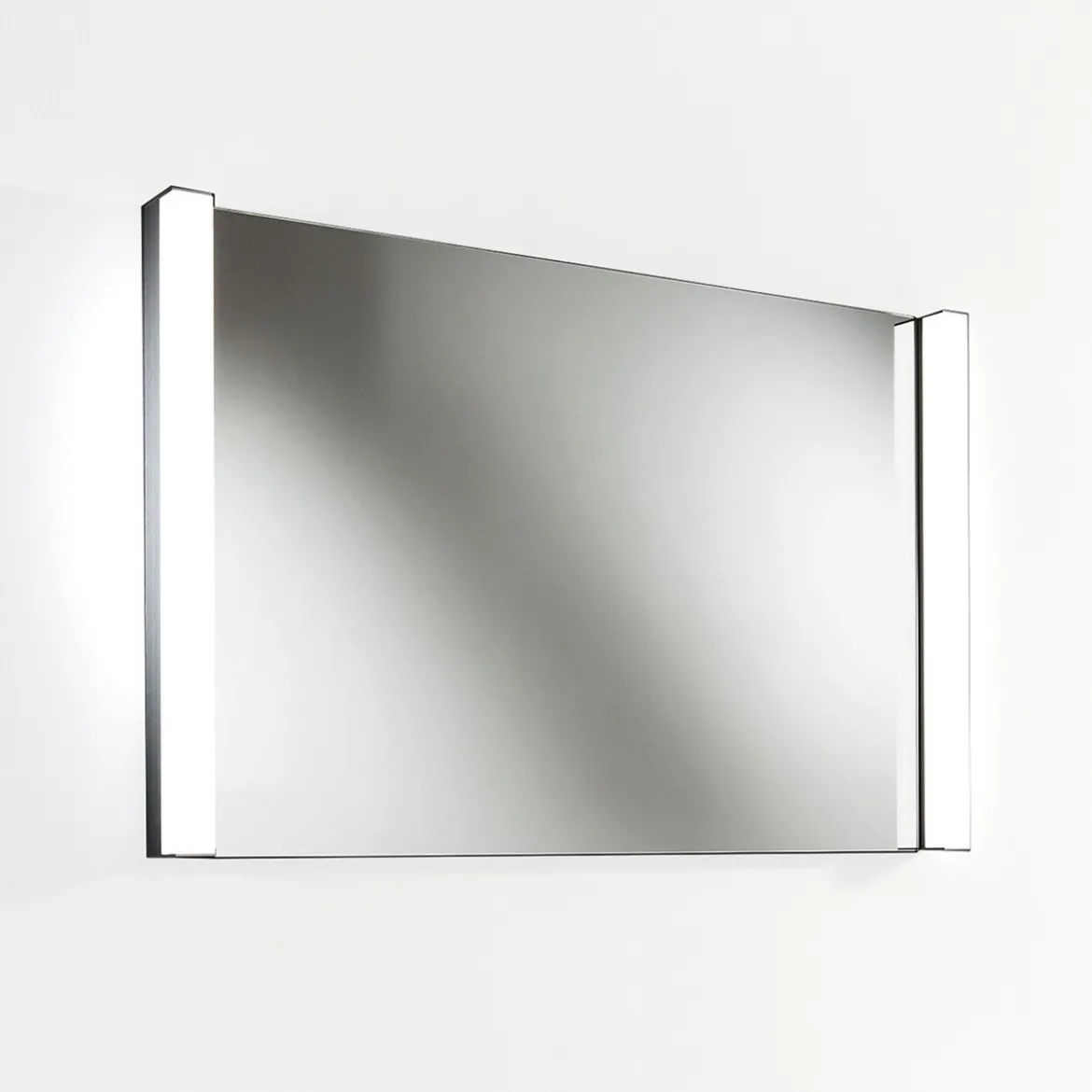 Specchiera con luci laterali interne led 100x67 cm