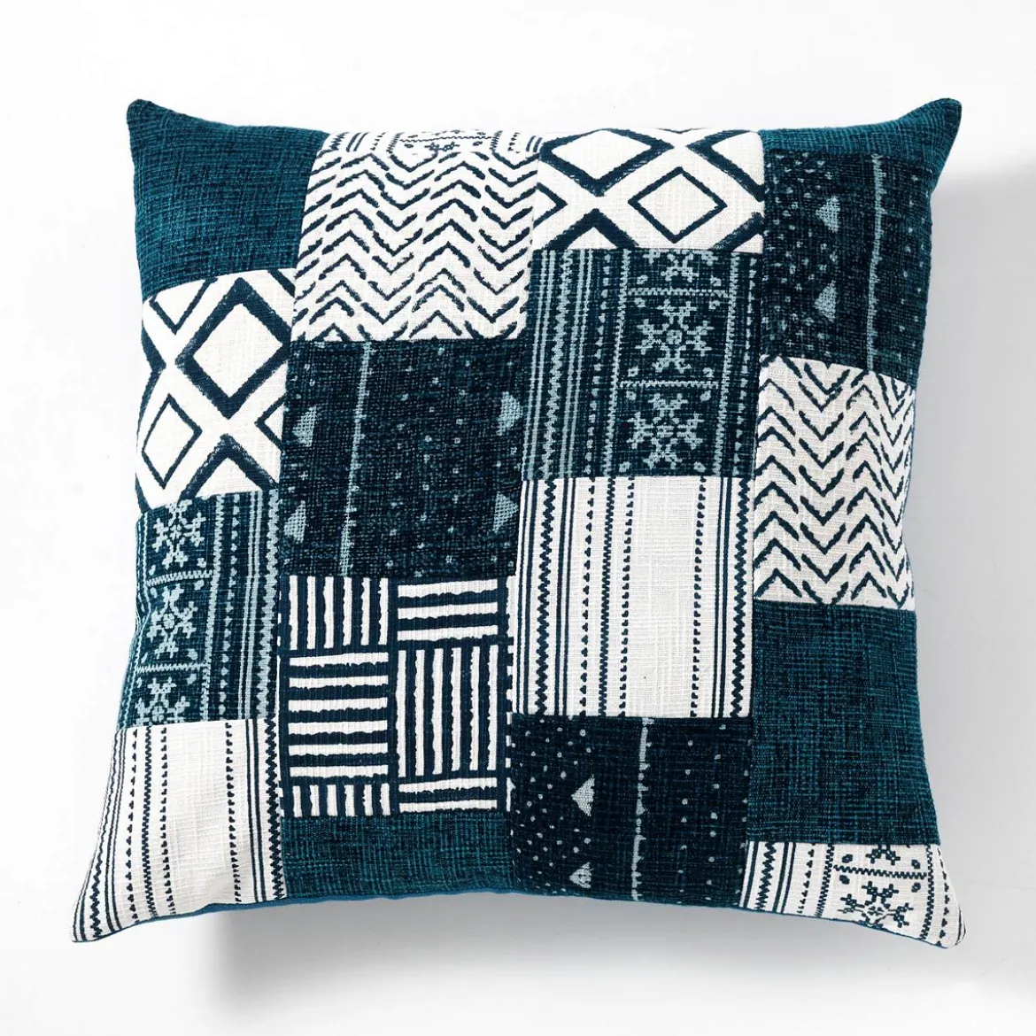 Yara white/blue cuscino cotone 100% patchwork bianco e blu 52x52 cm